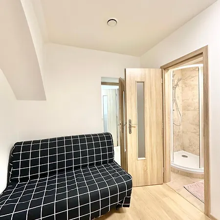2br Spacious Basement Near Center Apartment Prague