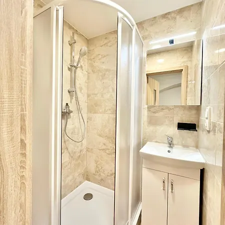 2br Spacious Basement Near Center Apartman Prága